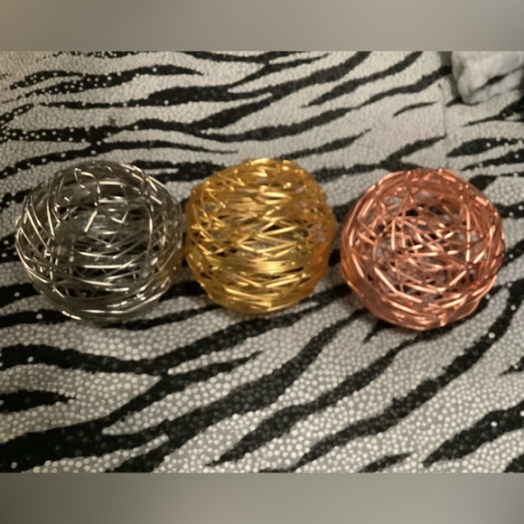 ❤️3 Metal decorative dining balls NWOT - Picture 3 of 3